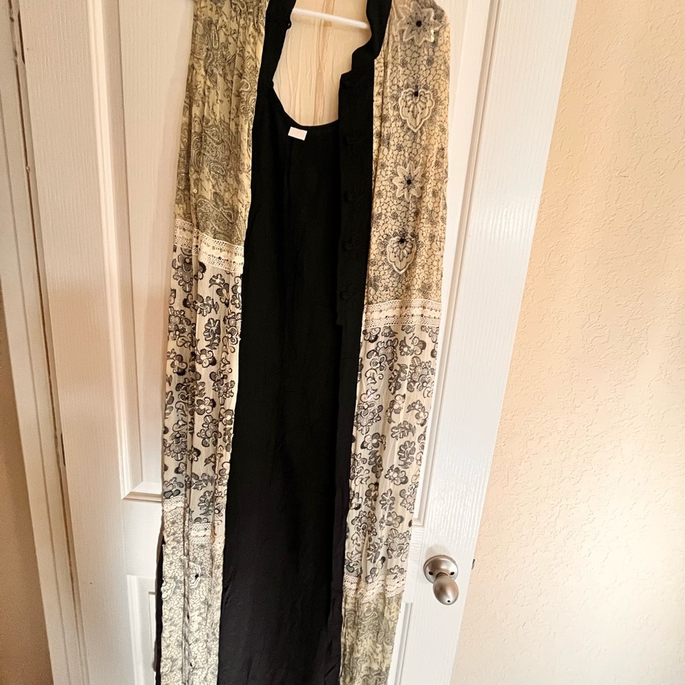 Vintage Black and Cream 2-Piece Set